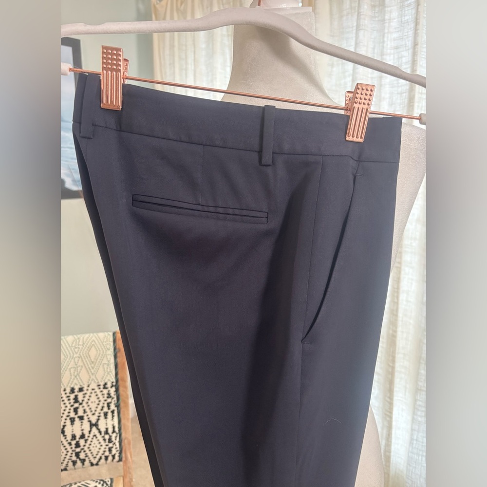 Theory Dark Navy Testra Pants in Good Wool Size 2 Tapered Slim Fit - Like New! - Picture 4 of 9